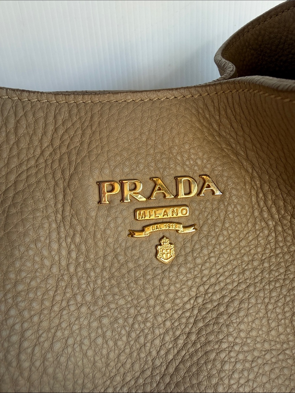Prada Vitello Daino Leather Hobo Bag Camel Tan Pebbled Calf Skin Gold Hardware - Picture 4 of 17